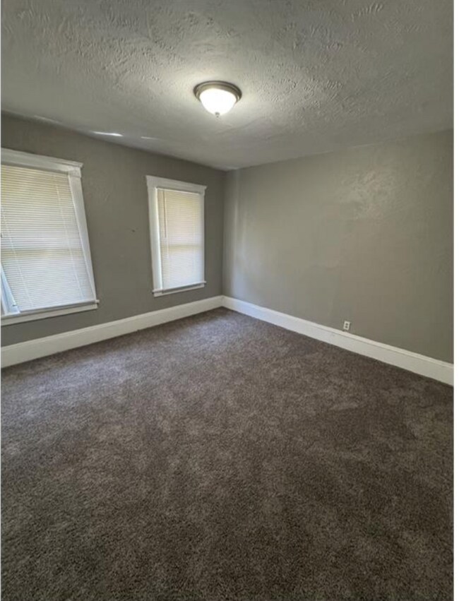 Foto del edificio - 1246 E 113th St