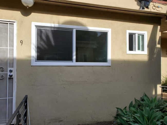 Building Photo - 1635 N Normandie Ave