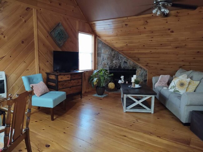 Foto del edificio - 135 Shady Oak Ln
