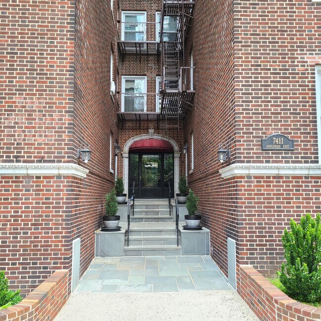 7411 Boulevard E Unit 101, North Bergen, NJ 07047 Condo for Rent in