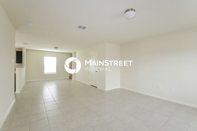 Building Photo - 3 Bedroom Pet-Friendly Home in San Antonio, TX with Main Street Renewal