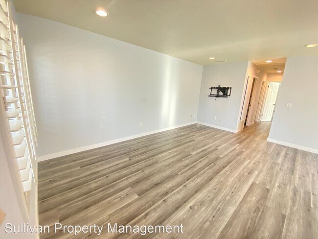 Building Photo - 2 br, 1 bath House - 1704 N. Willow Woods ...