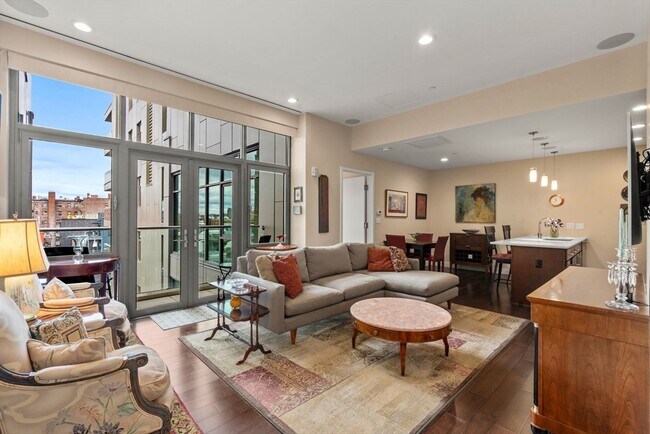 Foto del edificio - 43 Westland Ave