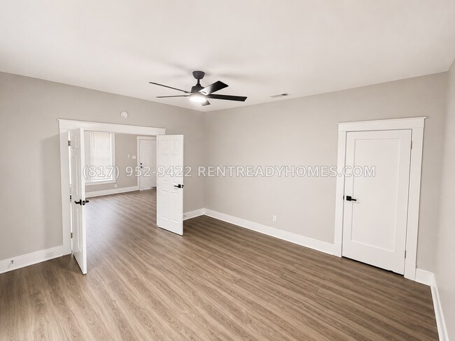 Foto del edificio - 1022 E Allen Ave