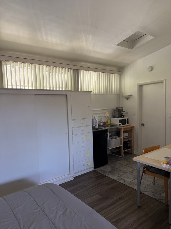 Foto del edificio - 9918 Mollyknoll Ave