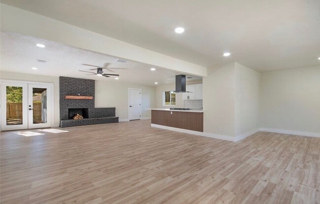 Photo - 1212 Willow Glen Dr House