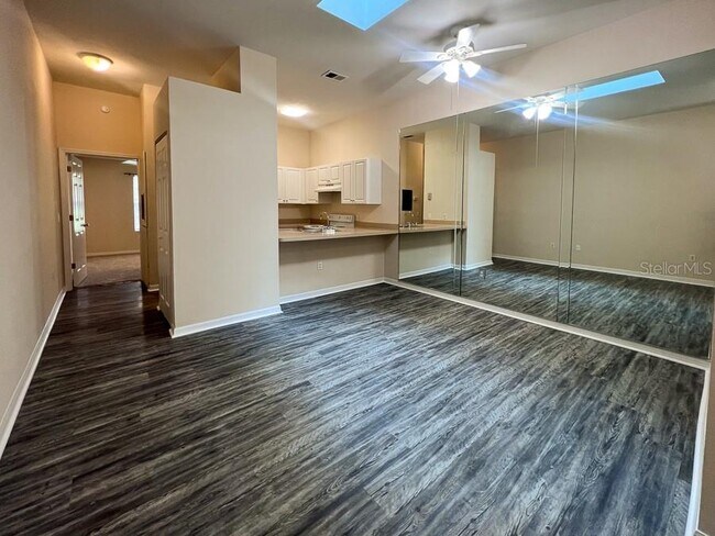 Foto del edificio - 3911 SW 27th St