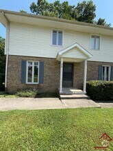 Building Photo - 404 Oriole Dr