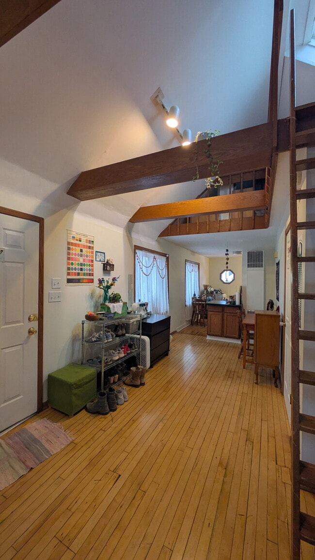 Foto del edificio - 2521 N Pierce St