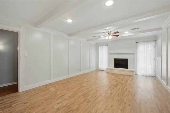 Building Photo - 1302 Dominion Dr