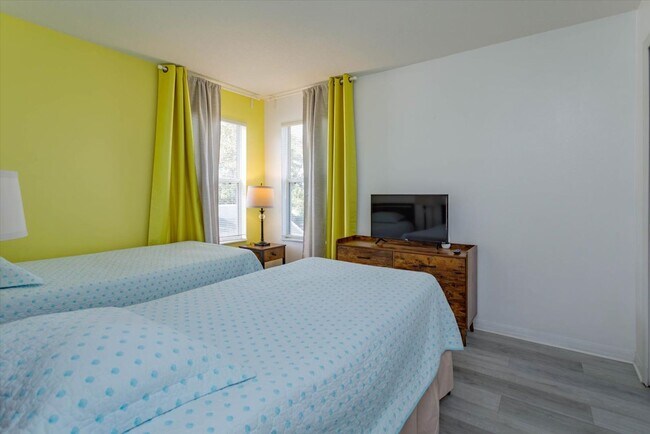 Foto del edificio - Call Ed for showings (352) 217-0284