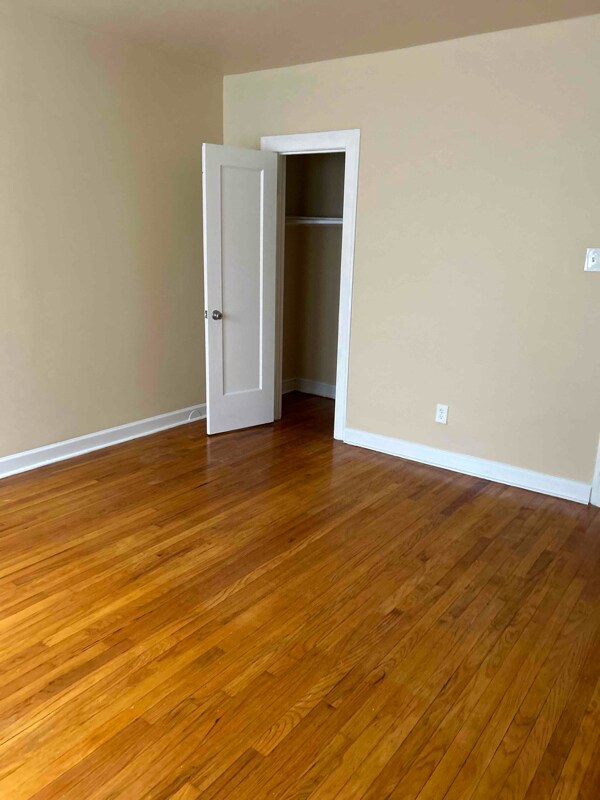 Building Photo - 8358 S May St