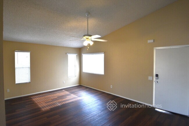 Foto del edificio - 7310 N 69th Ave