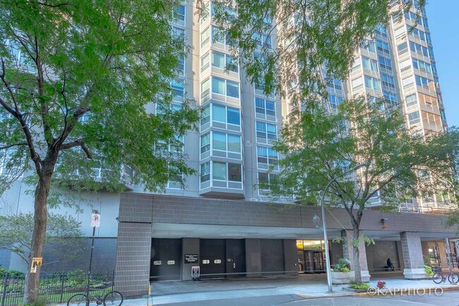 Foto del edificio - 720 W Gordon Terrace