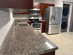 Building Photo - 1372 Birkdale Dr