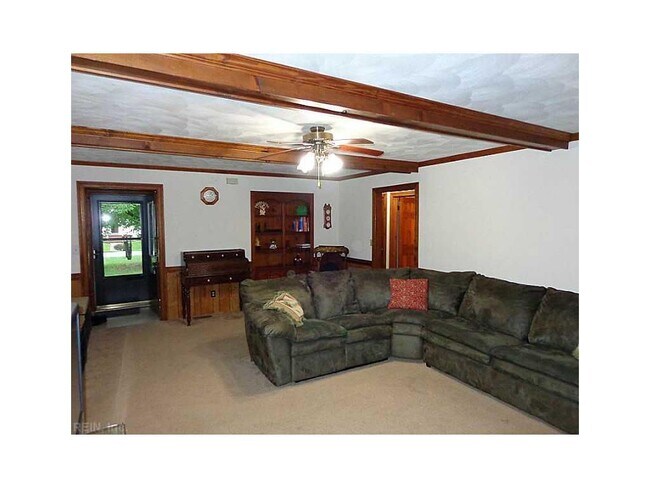 Building Photo - LINDALE- 4 Bedroom 2 Bath Brick Home