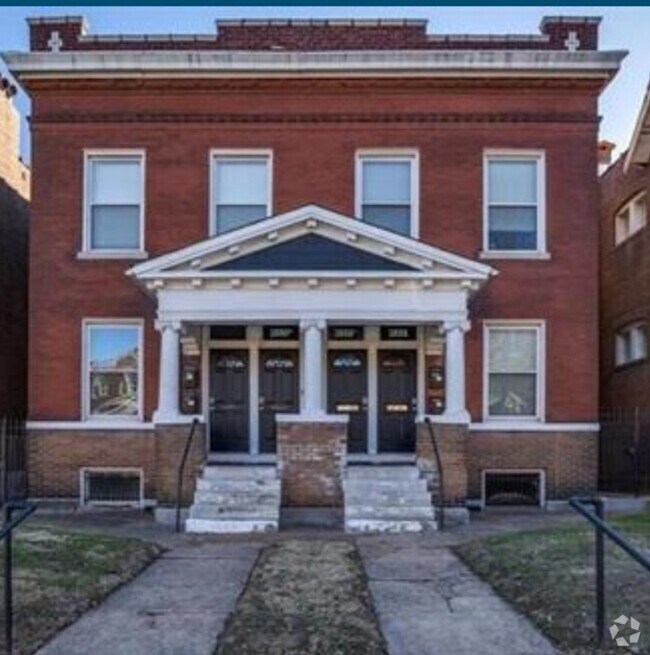 Building Photo - 1830 Russell Blvd
