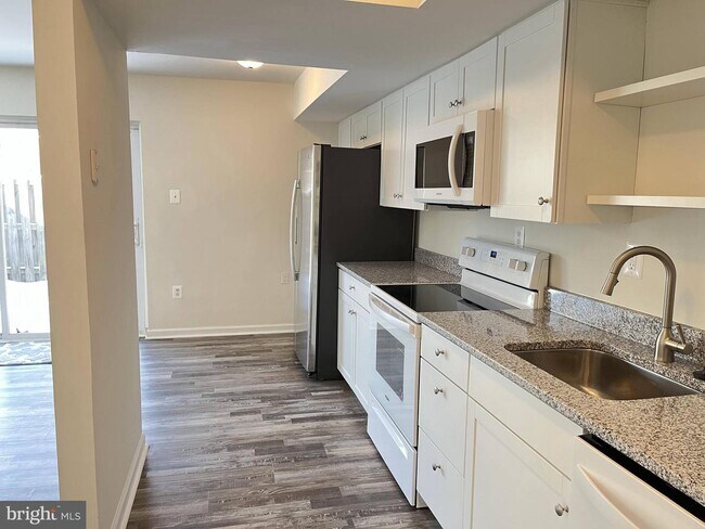 Building Photo - 3803 Port Hope Point