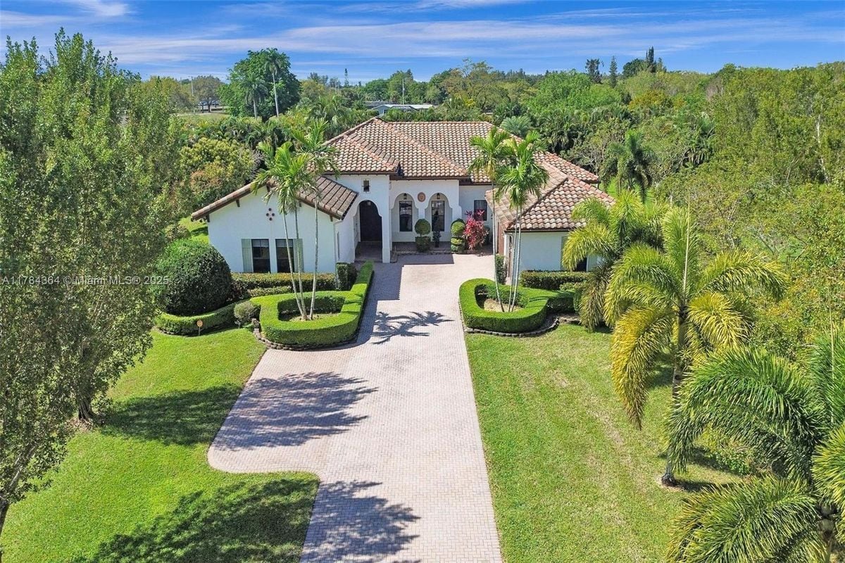 Foto principal - 4455 Parkside Rd