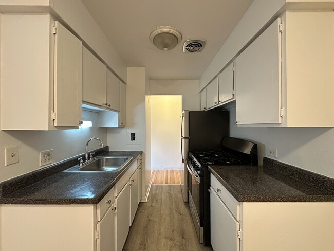 Foto del edificio - 432 W Oakdale Ave