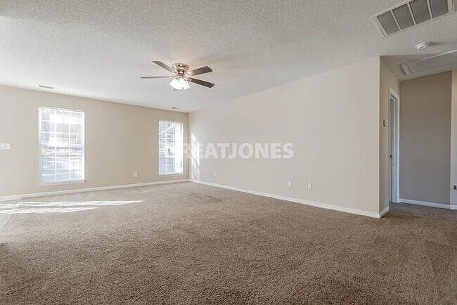 Foto del edificio - 224 Bridleridge Rd