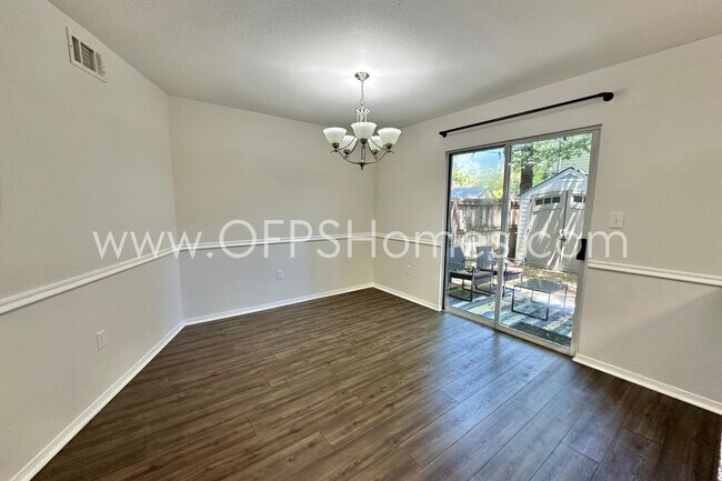 Foto del edificio - 945 Ashley Ln