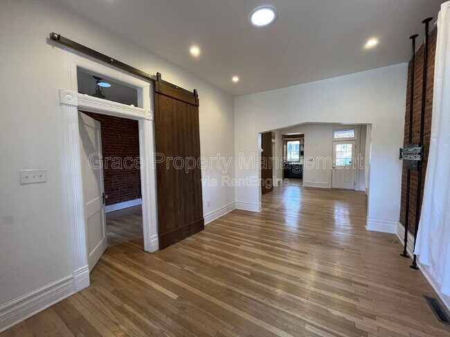 Photo - 220 Sherman St House