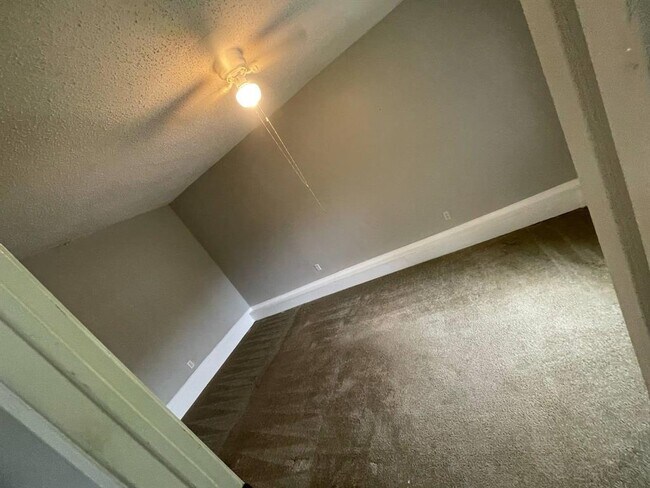 Foto del edificio - 6110 Sherwood Dr