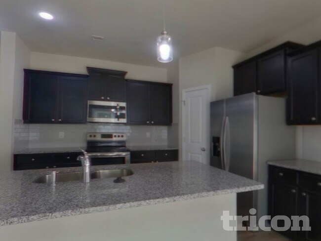Building Photo - 201 Spring Knoll Dr