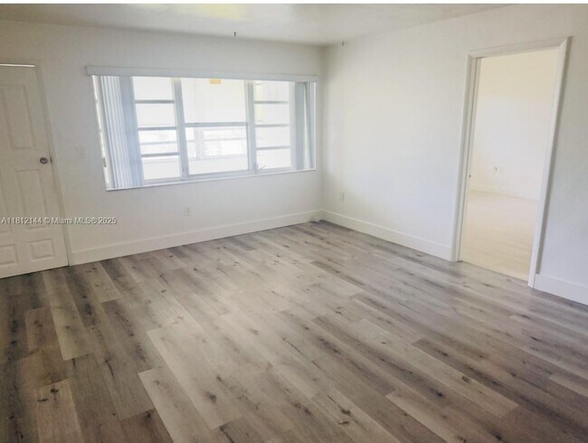 Foto del edificio - 1550 NE 191st St