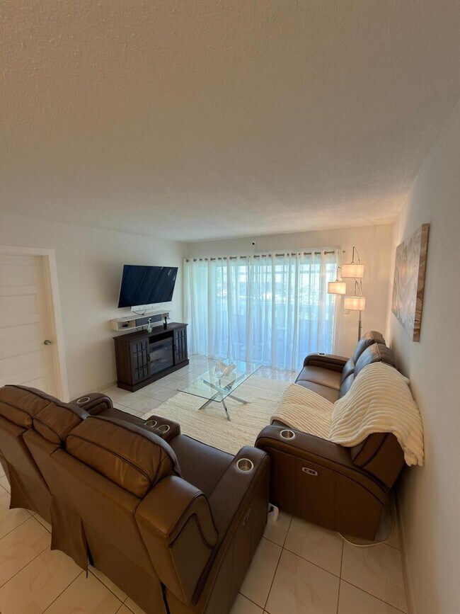 Foto del edificio - 450 Paradise Isle Blvd