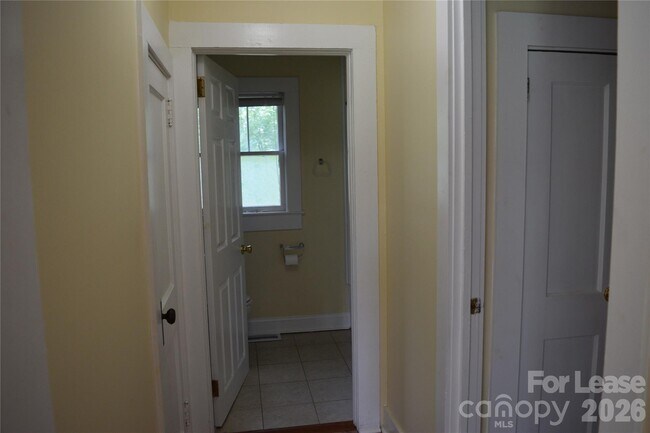 Foto del edificio - 2736 Peachtree Rd
