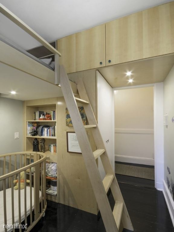 Building Photo - 2 br, 1 bath Apartment - 126 E 12th St