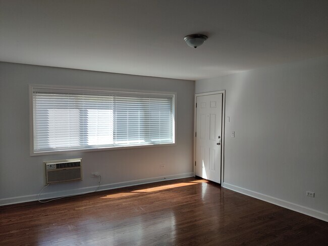 Foto del edificio - 1610 W Jarvis Ave