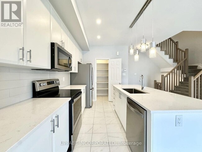 Building Photo - 279 Pastel Way