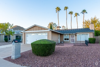 Building Photo - 2706 E Dahlia Dr