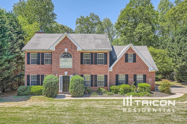 Building Photo - 713 Forestglen Dr