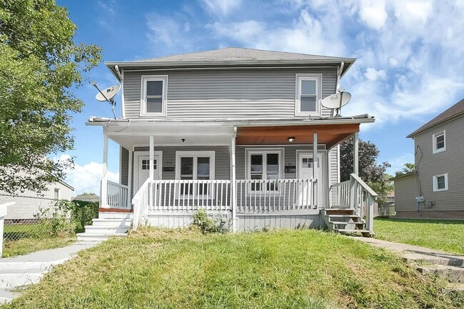 Building Photo - Newly Updated 2 Bedroom Home – Bright, Mod...