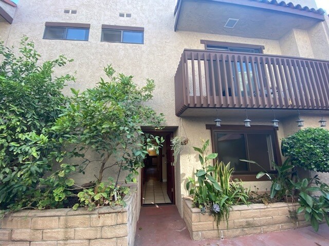 Foto del edificio - 535 E Cedar Ave