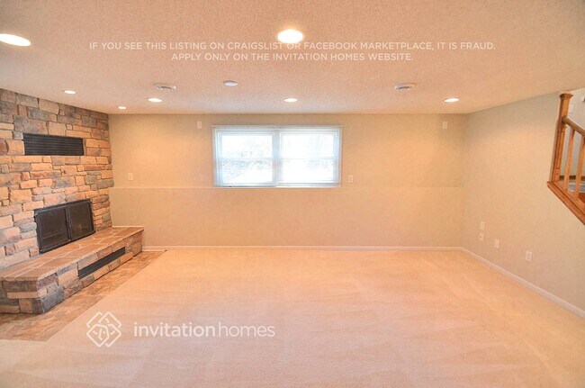 Building Photo - 707 S Shore Dr