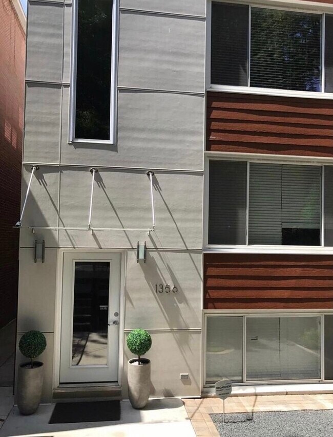 Foto del edificio - 1356 N Cleveland Ave