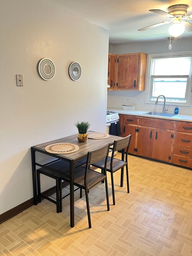 Foto del edificio - 52 Gould Dr