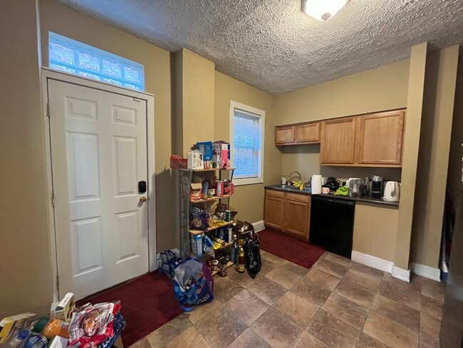 Building Photo - 11-15 E 18th Ave