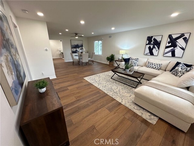 Building Photo - 1745 Paloma Dr