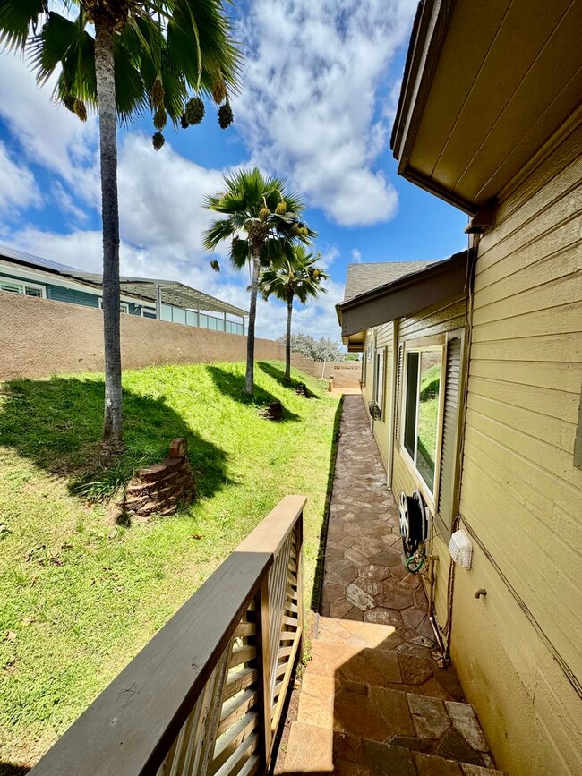Foto del edificio - Available now | A 4 Bedroom, 2 Bathroom Si...