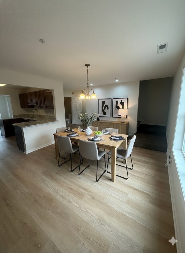 Building Photo - 550 Riverside Dr