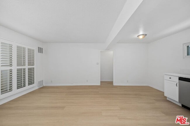 Building Photo - 2621 S Centinela Ave