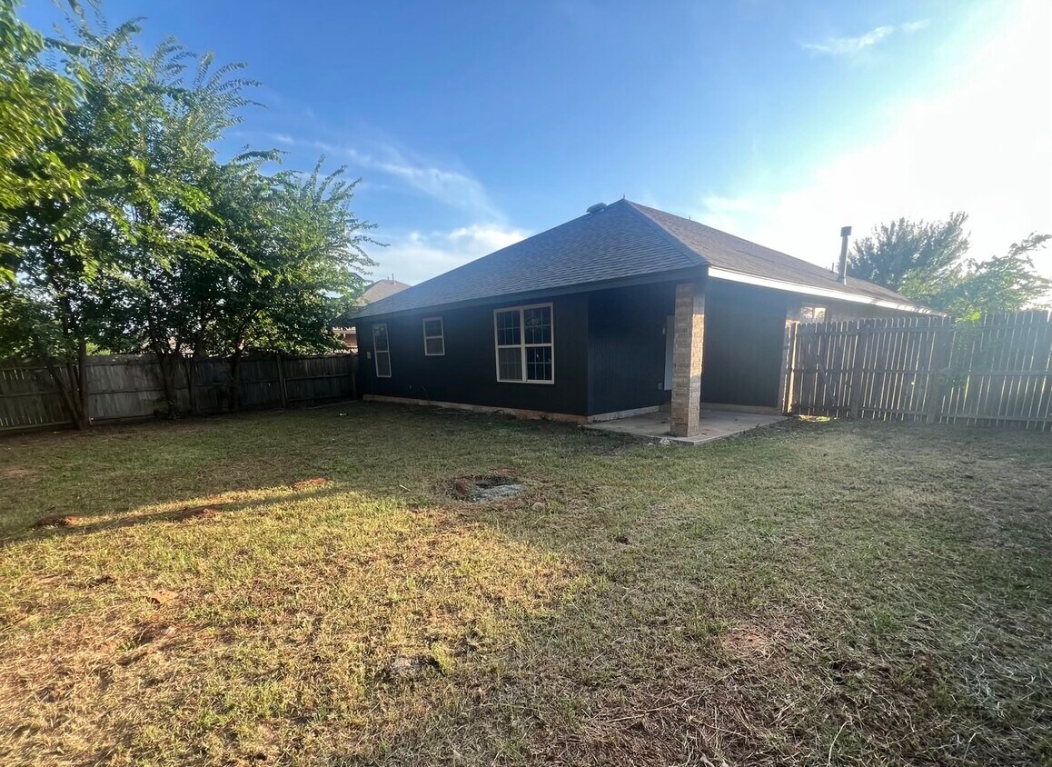 Foto del edificio - 3701 Truman Dr