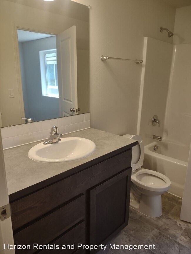 Building Photo - 2 br, 1 bath House - 51568 Stillwell St. U...