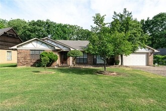 Building Photo - 10323 Meandering Way